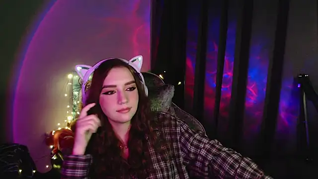 Snapshot of Celia_Sensual_ chatting on 4, 7, 2026 Celia Sensual online show from 4, 7, 2026