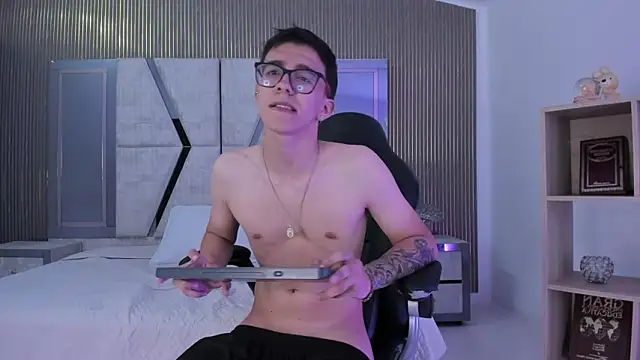 TylerCross  online show from 11, 3, 2026