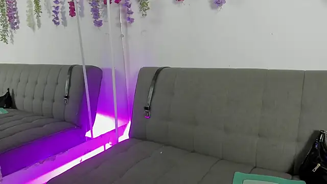 Petite Artemis online show from 28, 3, 2026