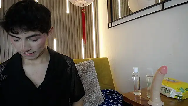 Cristopher Wild online show from 10, 4, 2026