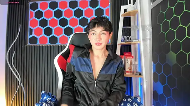 Snapshot of Cristopher_Wild chatting on 6, 5, 2026 Cristopher Wild online show from 6, 5, 2026