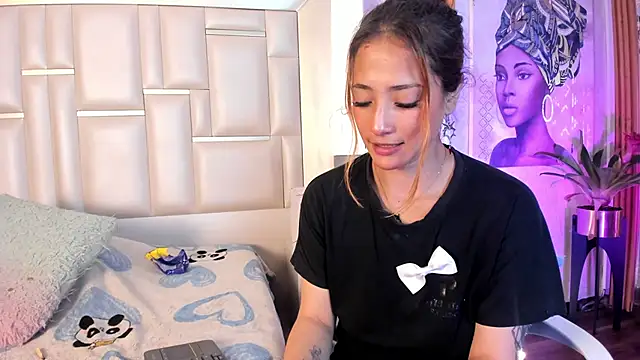 ZoeTaylorl online show from 17, 4, 2026