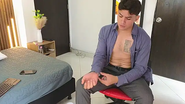 MrAdonis  online show from 11, 4, 2026