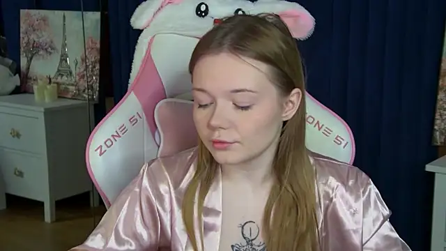 ElinaVale online show from 29, 4, 2026