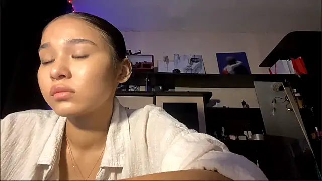 Snapshot of CatherineForbes chatting on 12, 5, 2026 CatherineForbes online show from 12, 5, 2026