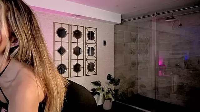 Snapshot of LYEAHAVEN chatting on 5, 8, 2026 LYEAHAVEN online show from 5, 8, 2026