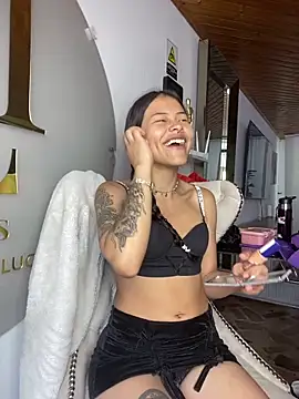 Cloe pink1 online show from 17, 3, 2026