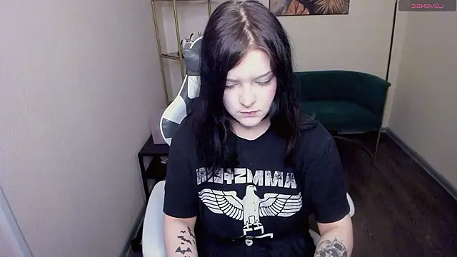 EsterTwilight online show from 28, 3, 2026