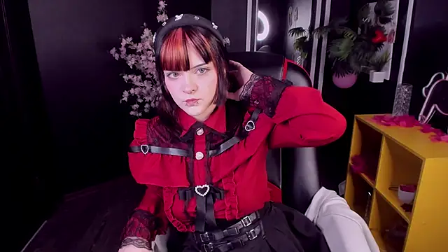 Snapshot of EsterTwilight chatting on 7, 5, 2026 EsterTwilight online show from 7, 5, 2026