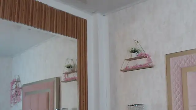 Madii  online show from 15, 4, 2026