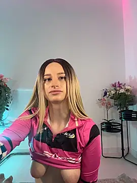 Snapshot of ScarletFlameee chatting on 15, 5, 2026 ScarletFlameee online show from 15, 5, 2026