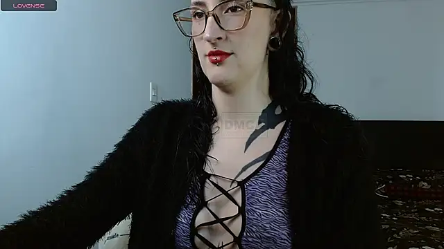 VelvetVal  online show from 17, 4, 2026