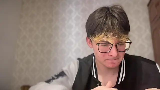 niksikor online show from 4, 4, 2026