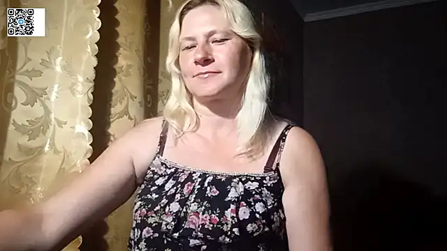 Snapshot of DiamondLady555 chatting on 7, 7, 2026 DiamondLady555 online show from 7, 7, 2026