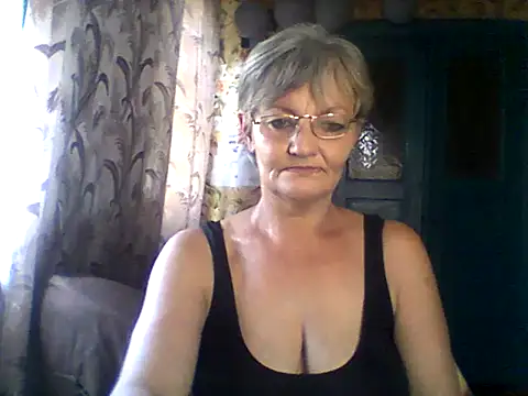 Snapshot of NikaGold455 chatting on 4, 4, 2026 NikaGold455 online show from 4, 4, 2026