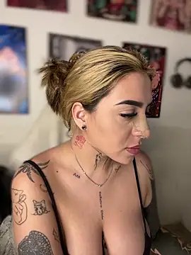 CarolQueen1  online show from 2, 4, 2026