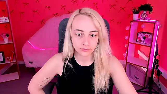 CarolMoor online show from 7, 4, 2026