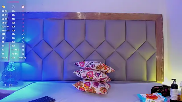 ValeriaRey  online show from 29, 4, 2026