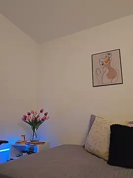 Victoria Evanss online show from 17, 4, 2026