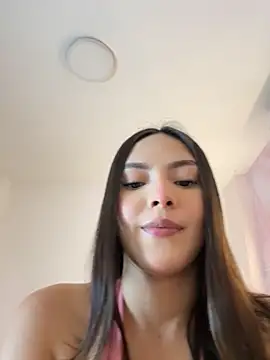 Adalyn Cute online show from 17, 5, 2026