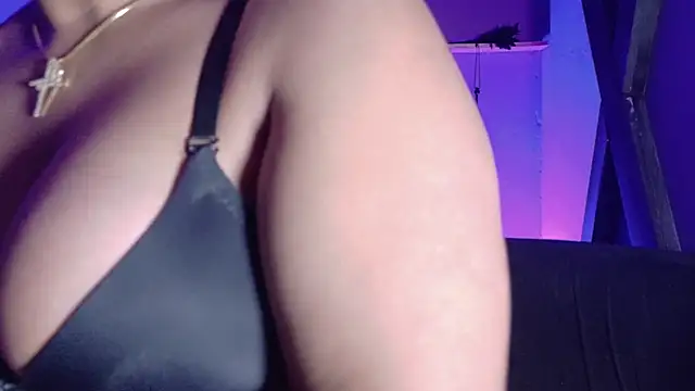 Snapshot of ZoeyMonroe_ chatting on 10, 7, 2026 ZoeyMonroe online show from 10, 7, 2026