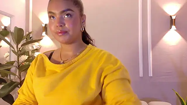 Snapshot of ZoeyMonroe_ chatting on 24, 7, 2026 ZoeyMonroe online show from 24, 7, 2026