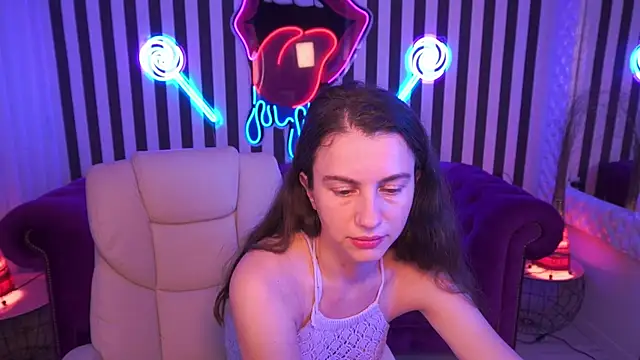 Snapshot of LittleJulii chatting on 27, 7, 2026 LittleJulii online show from 27, 7, 2026