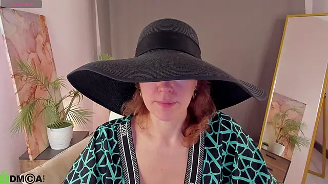 LeticiaRomano online show from 10, 4, 2026