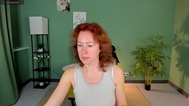 Snapshot of LeticiaRomano chatting on 19, 6, 2026 LeticiaRomano online show from 19, 6, 2026