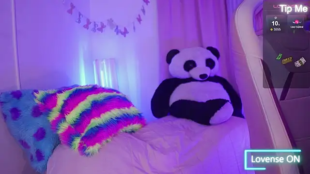 nahomy 2308 online show from 21, 4, 2026