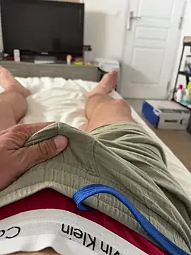 Snapshot of Elian0406 chatting on 1, 8, 2026 Elian0406 online show from 1, 8, 2026