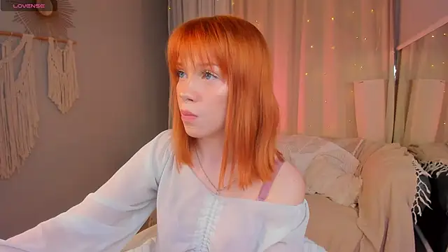 lisa sunny  online show from 15, 4, 2026