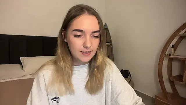 RoxyWet online show from 9, 4, 2026