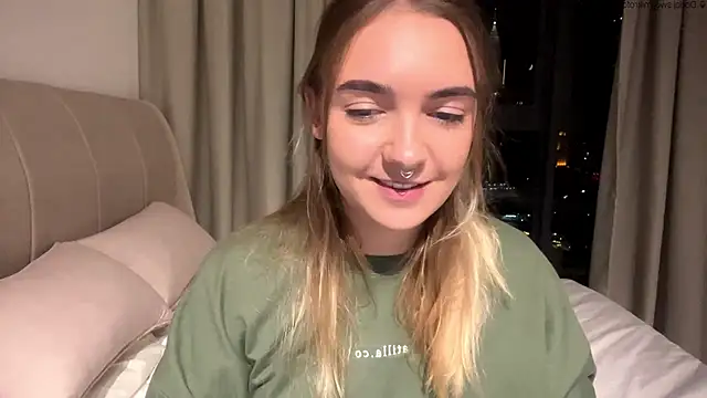 Snapshot of RoxyWet chatting on 22, 5, 2026 RoxyWet online show from 22, 5, 2026