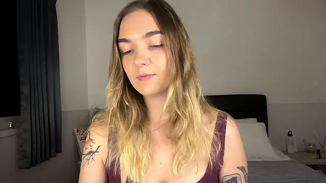 Snapshot of RoxyWet chatting on 9, 7, 2026 RoxyWet online show from 9, 7, 2026