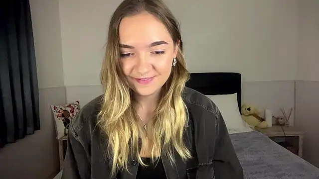 Snapshot of RoxyWet chatting on 15, 7, 2026 RoxyWet online show from 15, 7, 2026
