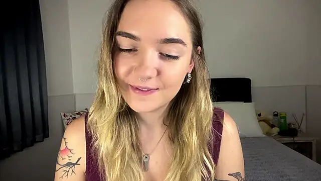 Snapshot of RoxyWet chatting on 16, 7, 2026 RoxyWet online show from 16, 7, 2026