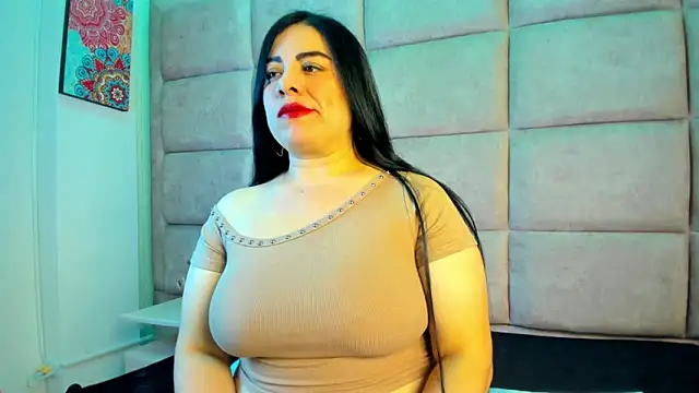 Snapshot of Emilyy_Moon_ chatting on 23, 5, 2026 Emilyy Moon online show from 23, 5, 2026