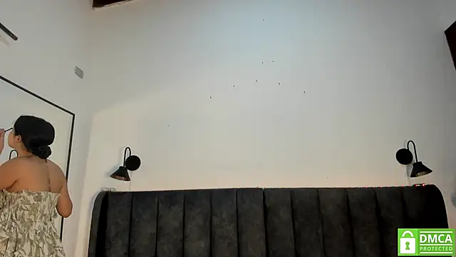 selena  smith1 online show from 15, 4, 2026