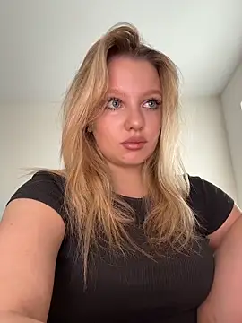 Snapshot of bettyloveu chatting on 13, 5, 2026 bettyloveu online show from 13, 5, 2026