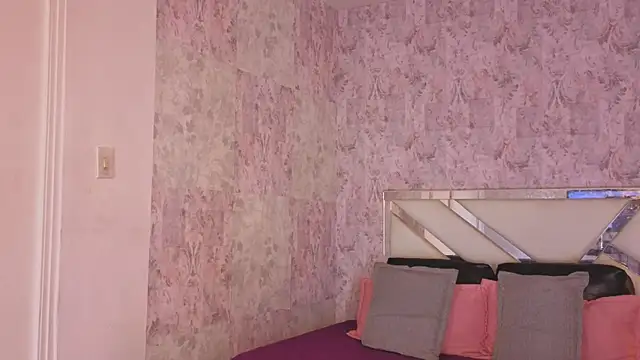 april summer  online show from 29, 4, 2026