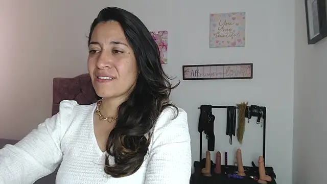Snapshot of violeta_scott chatting on 15, 6, 2026 violeta scott online show from 15, 6, 2026