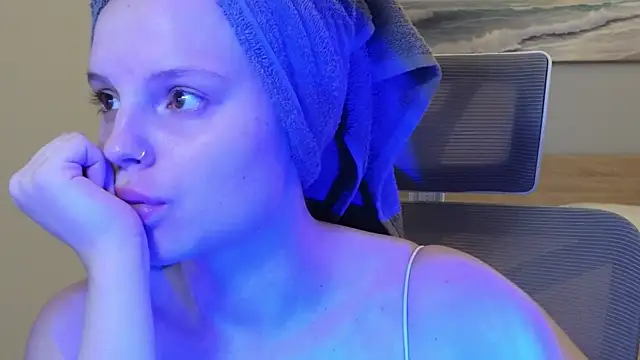 mollybossy online show from 11, 4, 2026