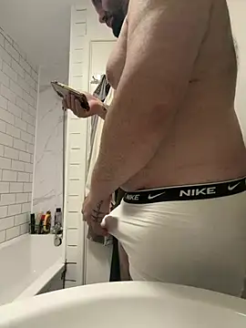 Snapshot of bigmillz32 chatting on 29, 3, 2026 bigmillz32 online show from 29, 3, 2026