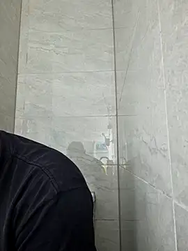Snapshot of bigmillz32 chatting on 15, 4, 2026 bigmillz32 online show from 15, 4, 2026