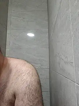 Snapshot of bigmillz32 chatting on 29, 4, 2026 bigmillz32 online show from 29, 4, 2026