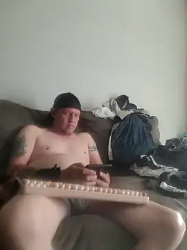 Snapshot of yourMasterisBored chatting on 25, 5, 2026 yourMasterisBored online show from 25, 5, 2026