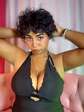 Snapshot of SamaraDesire chatting on 6, 5, 2026 SamaraDesire online show from 6, 5, 2026