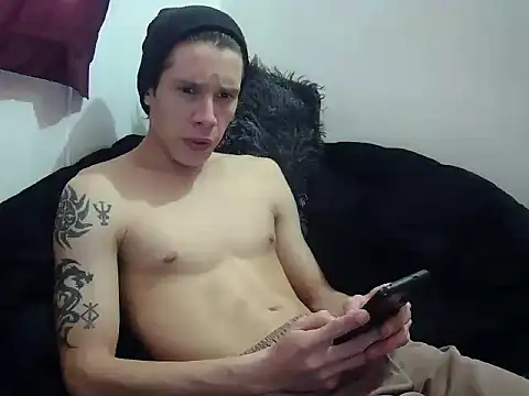 Snapshot of crixus11111 chatting on 15, 4, 2026 crixus11111 online show from 15, 4, 2026