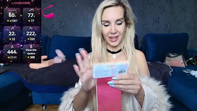 Snapshot of SexyQueenNina chatting on 24, 12, 2024 SexyQueenNina online show from 24, 12, 2024